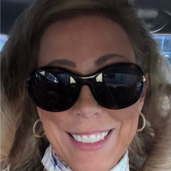 Nwot gorgeous Chanel oversized sunglasses with hard case. See others at $850 - Picture 5 of 5